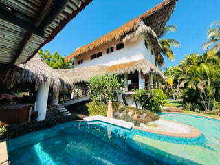 VENTA DE HERMOSA Y AMPLIA CASA - LAS OLAS, PTO. SAN JOSÉ - 5