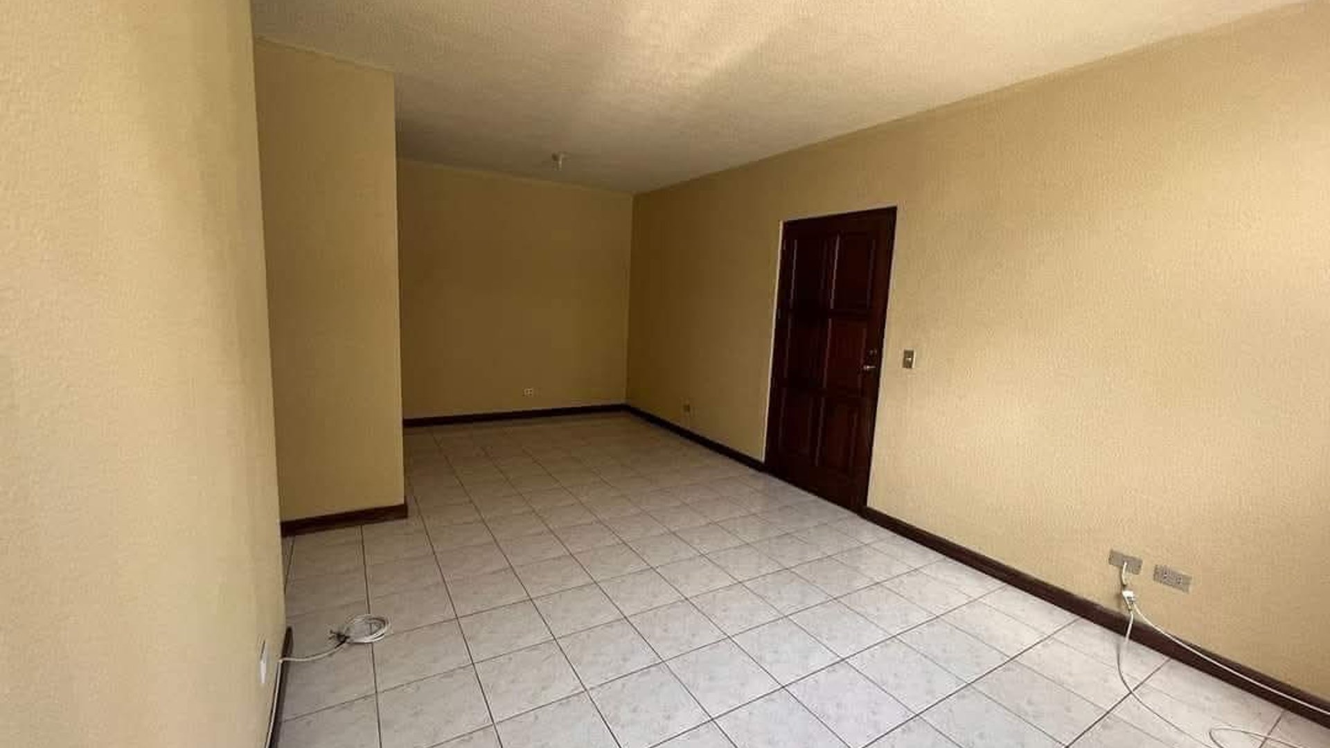 Apartamento en Renta Zona 16, Frente a C.C. Santa Amelia - Miniatura 5
