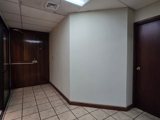 Oficina en Renta en Edificio Corporativo Zona 14 - 2