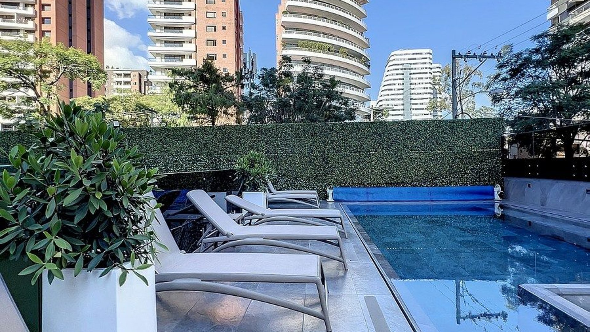 Apartamento en Alquiler  Edificio Torre Vertic Zona 14 - Miniatura 32