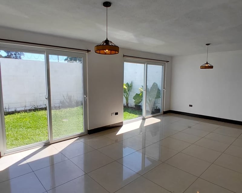 Casa en Renta de 3 dormitorios en zona 16