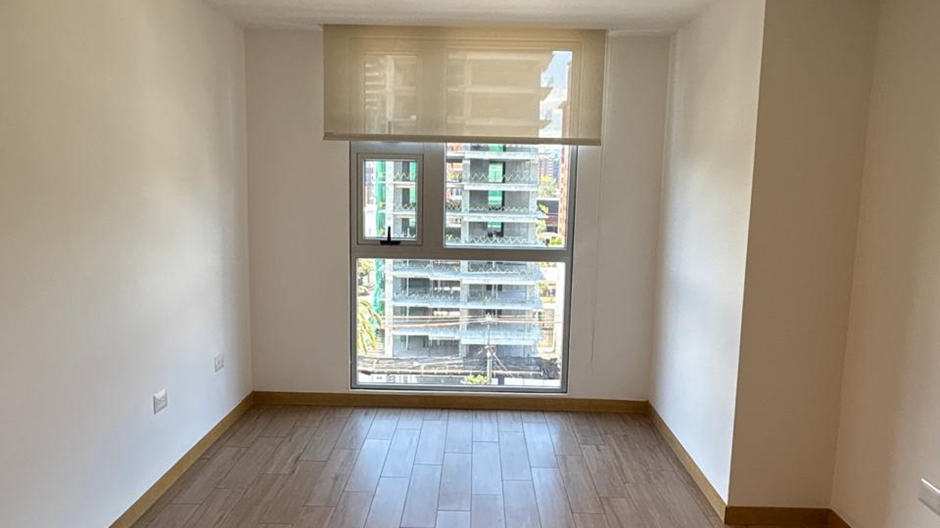 APARTAMENTO EN VENTA | EDIFICIO CITY HAUS | ZONA 10 - Miniatura 4