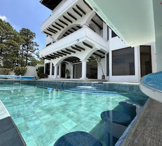 Casa de Lujo y Vistas Top en Venta en Montebello CAES