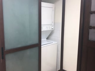 Apartamento de 2 habitaciones amueblado, zona 10 - Image 14