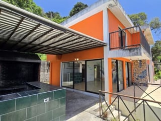 Casa en Venta con Vista Panorámica al Lago de Amatitlán - 2