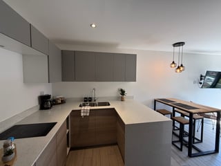 Apartamento amueblado en renta en parque 10, zona 10. - 4
