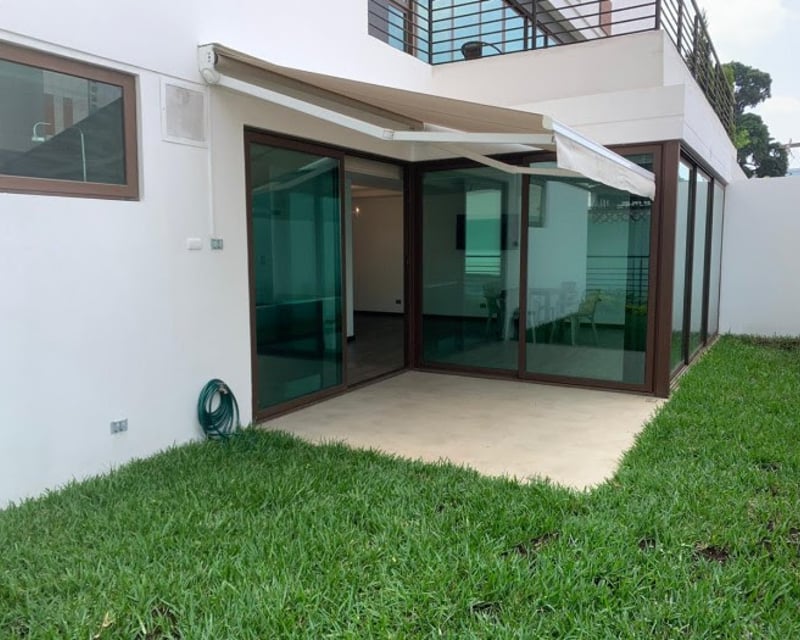 Alquilo / Vendo lindo y amplio apartamento en zona 10