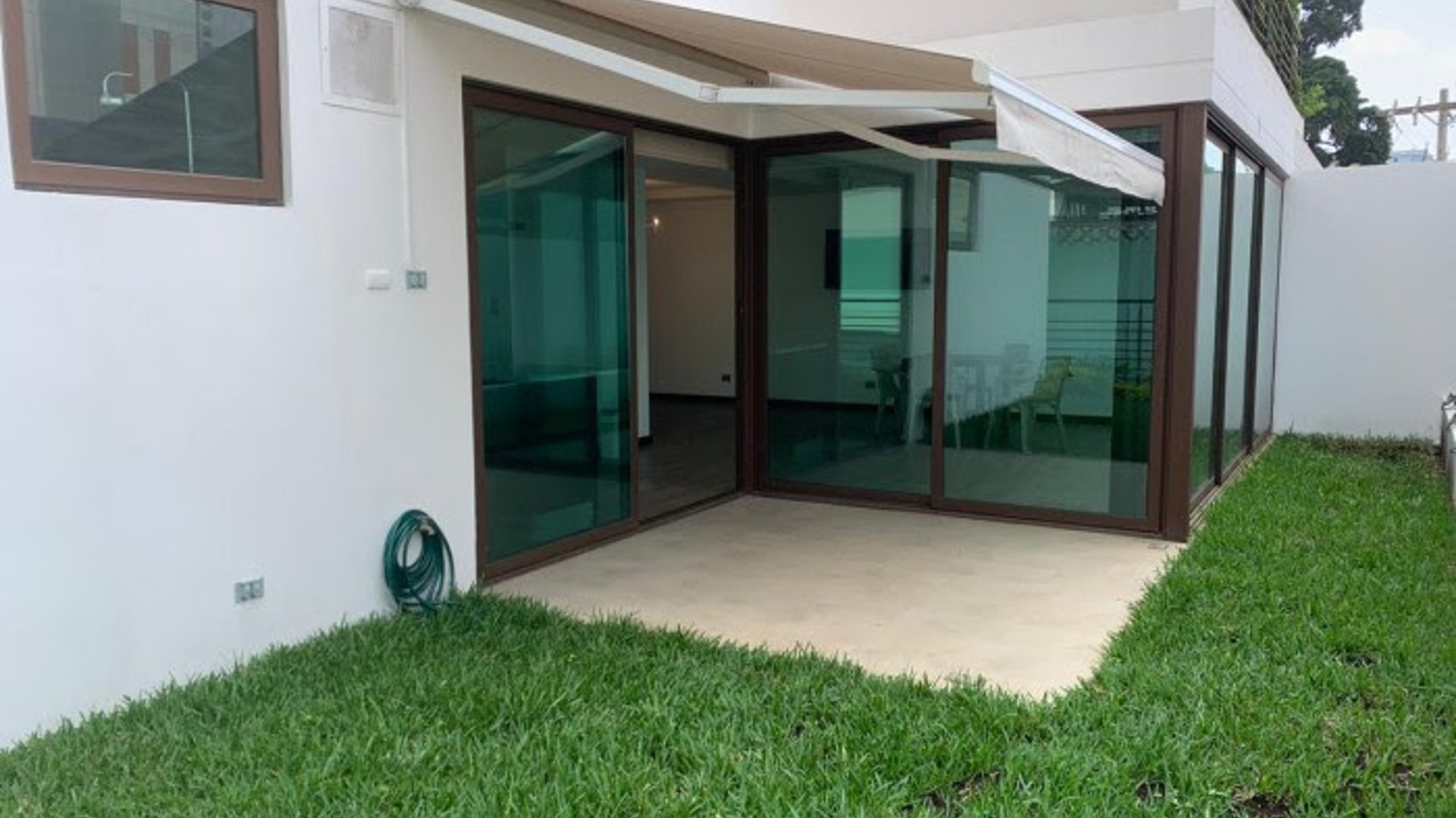 Alquilo / Vendo lindo y amplio apartamento en zona 10