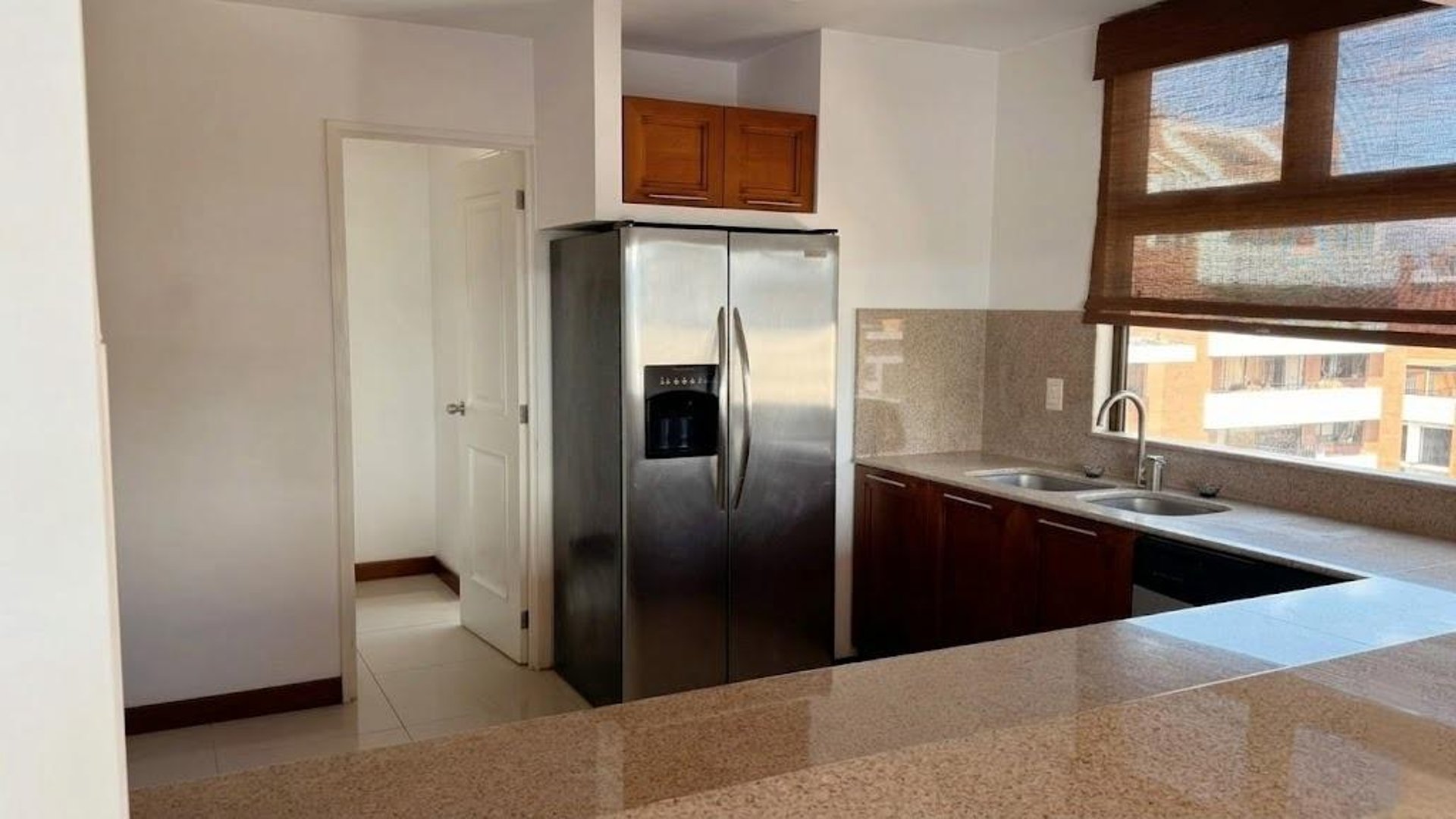 Apartamento con gimnasio en renta - 2 habitaciones en zona 10 Ref-5779