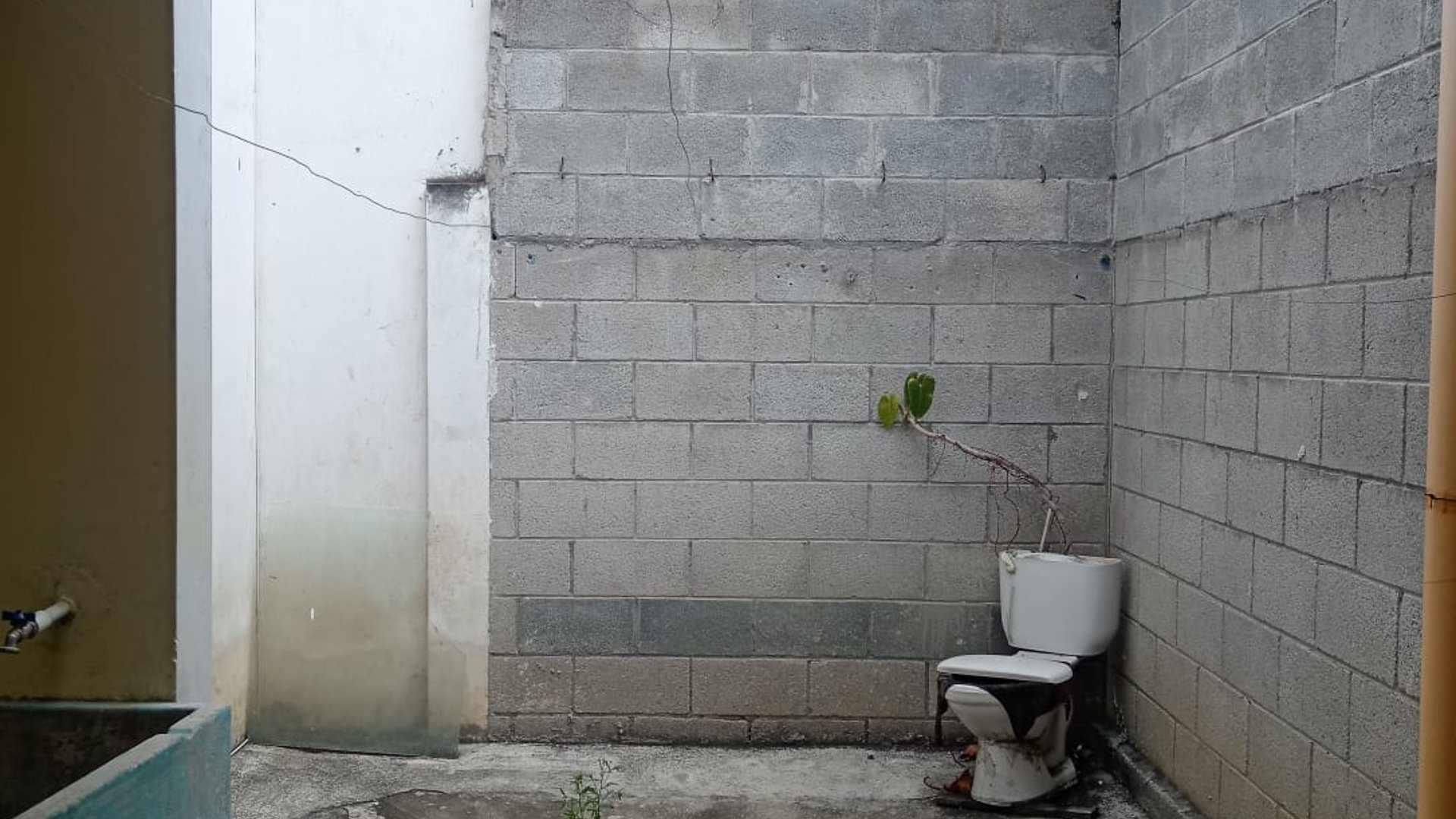 CASA DE 2 NIVELES EN SAN MIGUEL ESCOBAR - Miniatura 2