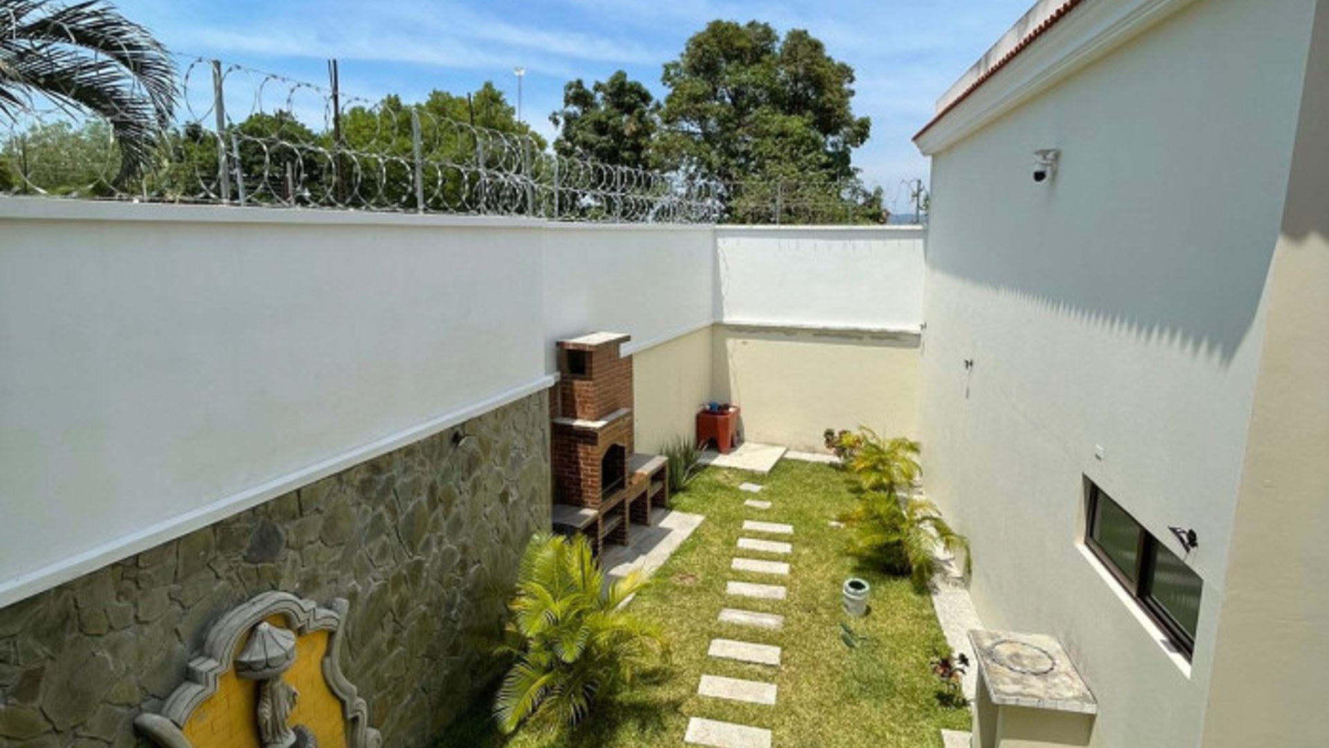 Casa grande en venta en Jutiapa sobre calle principal - Miniatura 12
