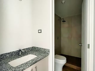 Apartamento En Venta Zona 11 Edificio TRIBECA - Image 10