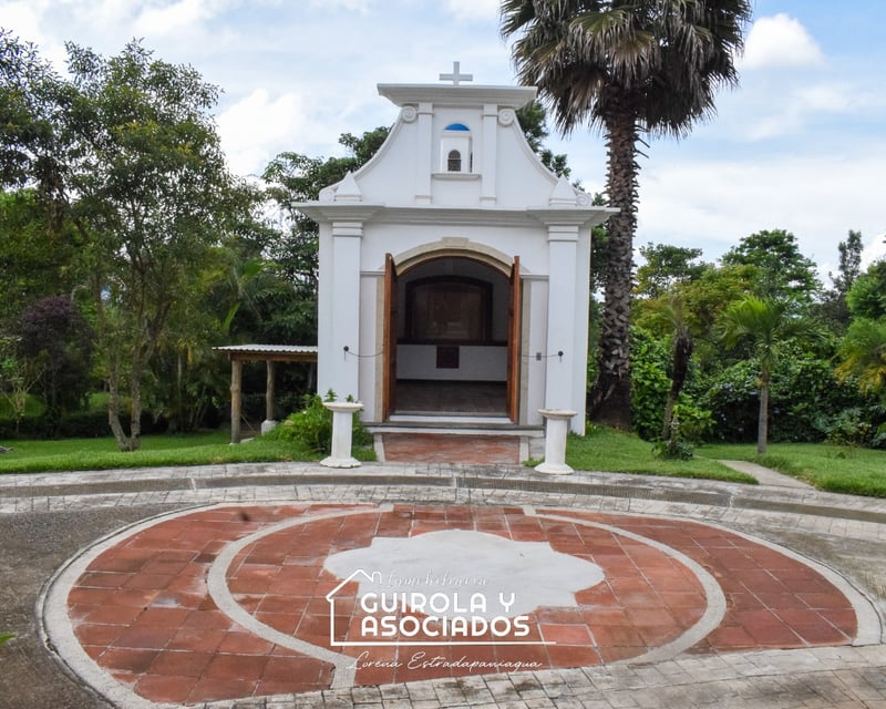 House for Rent: 3 Bedrooms, Garden, Parking | Highway to El Salvador, Guatemala | $2,200 USD