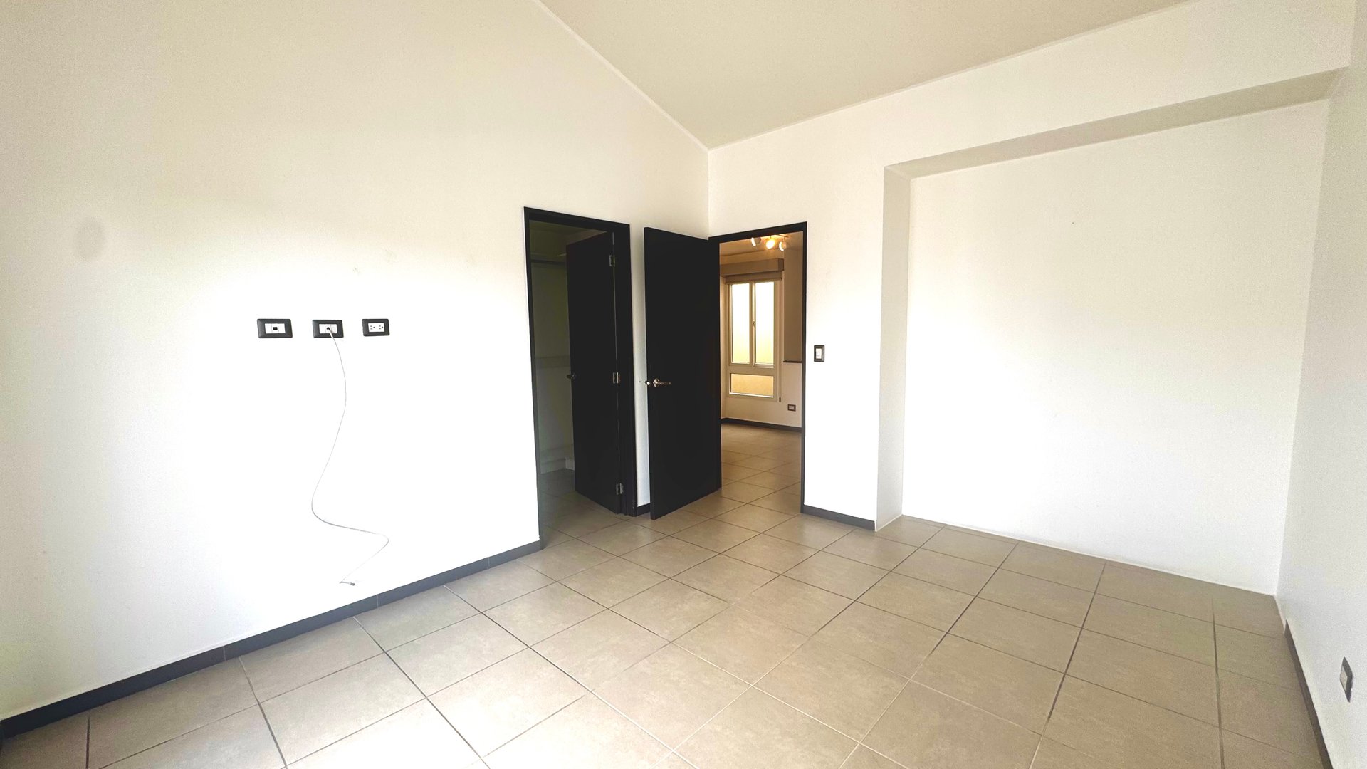 Casa de esquina en venta, Cumbres de la Arboleda - Miniatura 11
