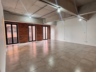 Oficina en renta en Edificio Airali zona 10 - 2