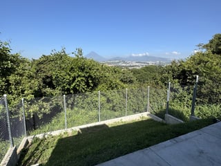 Casa en Venta dentro de Residencial en Sn Miguel Petapa - Image 8