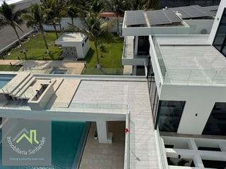 Exclusiva Mansión Frente al Mar en Venta Ideal como Residencia de Lujo u Hotel - Image 34