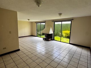 Casa con habitacion de servicio en renta en KM 19.5 CAES Ref-5747 - 5