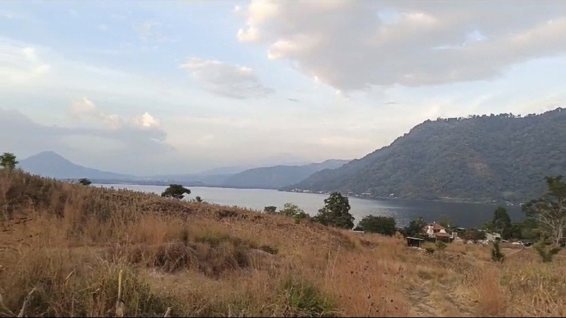 Terreno en venta · Circunvalación al Lago · Amatitlán · 9.8 manzanas