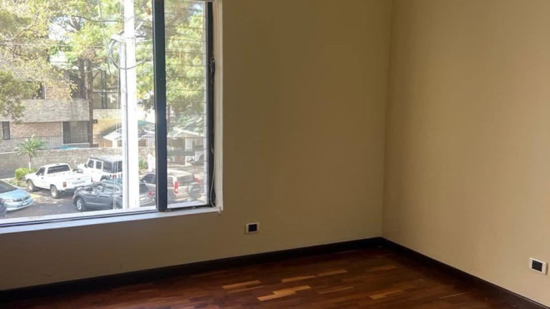 Apartamento en Renta en Zona 15 Vista al Bosque - Miniatura 3