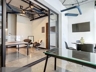 Oficina en Venta Totalmente Equipada en Edificio Unio, Zona 14 - 5