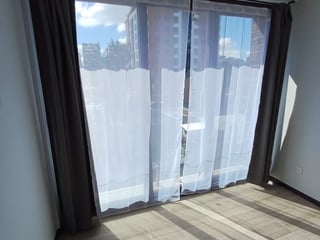 📍 APARTAMENTO EN RENTA – 1 HAB  | EDIFICIO BIKO T1 | ZONA 10 - 5