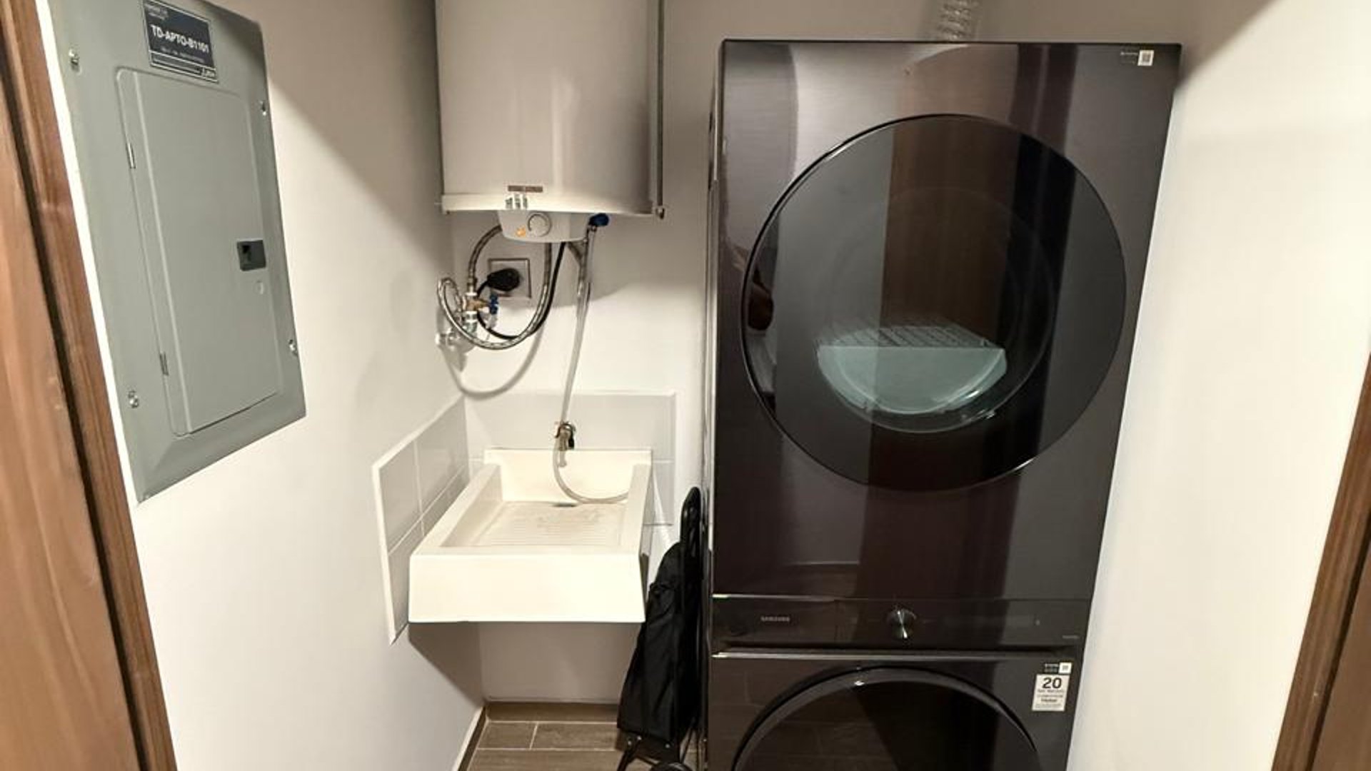 Apartamento en Alquiler Edificio Parque 14, zona 14  - Miniatura 25