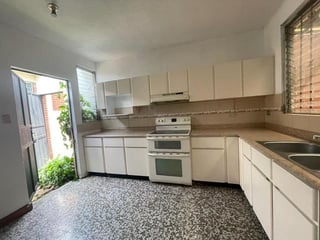 Casa de 1 Nivel en Renta, Colonia Monte María | 3 Hab y 4 Parqueos - 4
