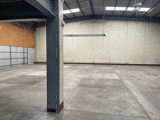 Ofi-Bodega en Renta en El Naranjo | Complejo Industrial con Seguridad - 4