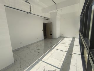Oficina o clinica en renta, Edificio Renovati zona 10 - 3