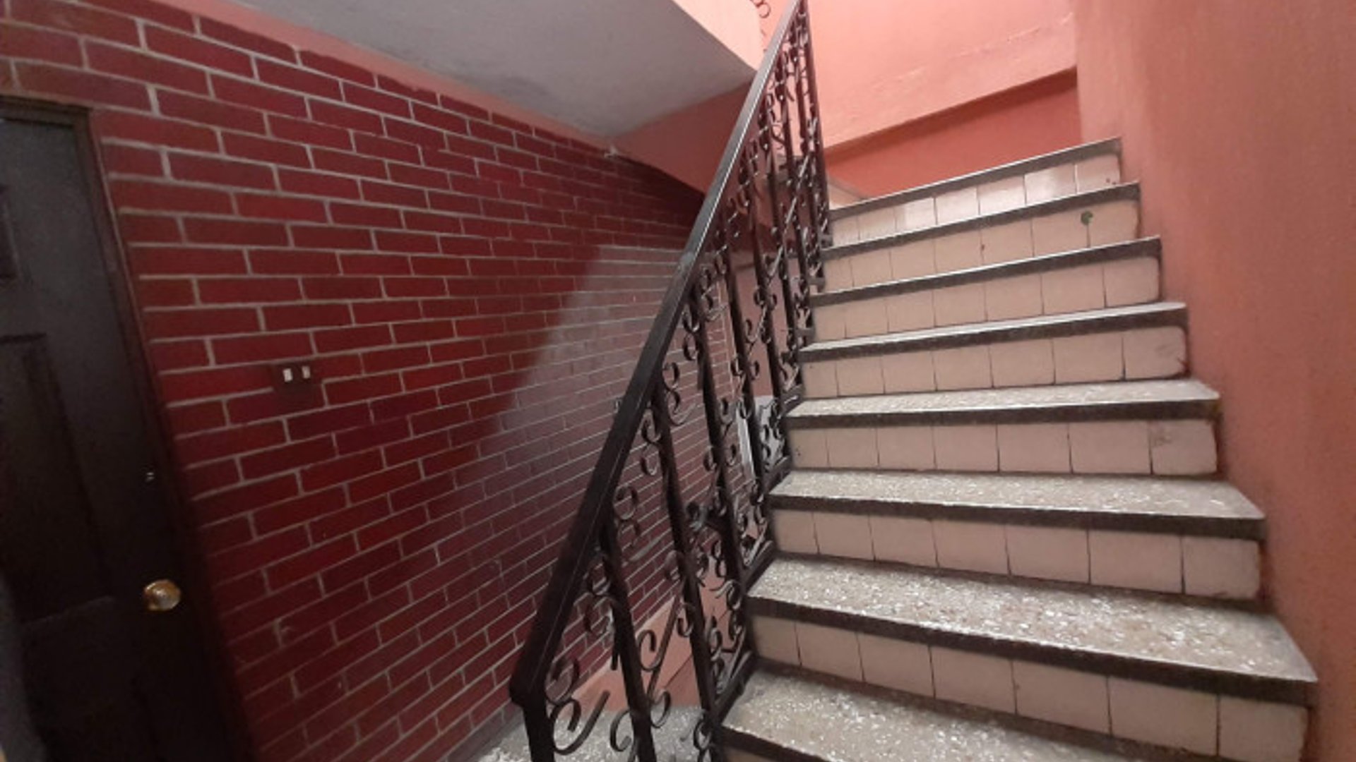 Propiedad En Venta con 4 Apartamentos Zona 3 Mixco - Miniatura 3