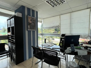 Alquilo Oficina en Edificio Scena Business Center  - 2
