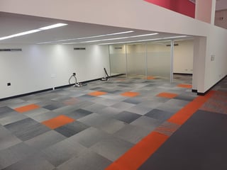 RENTA DE LOCAL COMERCIAL , OFICINAS Y SHOWROOM | ZONA 10 - 5
