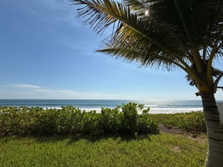Apartamentos Frente al Mar con  Título de Propiedad en Venta - 4
