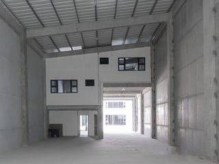 Bodega en Renta Calzada La Paz - Image 1