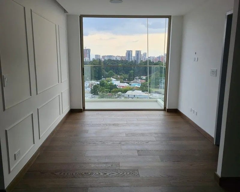 🏙️ Apartamento en alquiler en Zona 10 · Atarah · 3 habitaciones · 2 parqueos