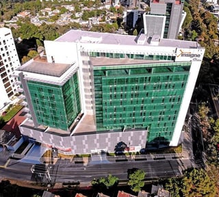Oficina en Venta – Edificio Insigne, VH Dos, Zona 15