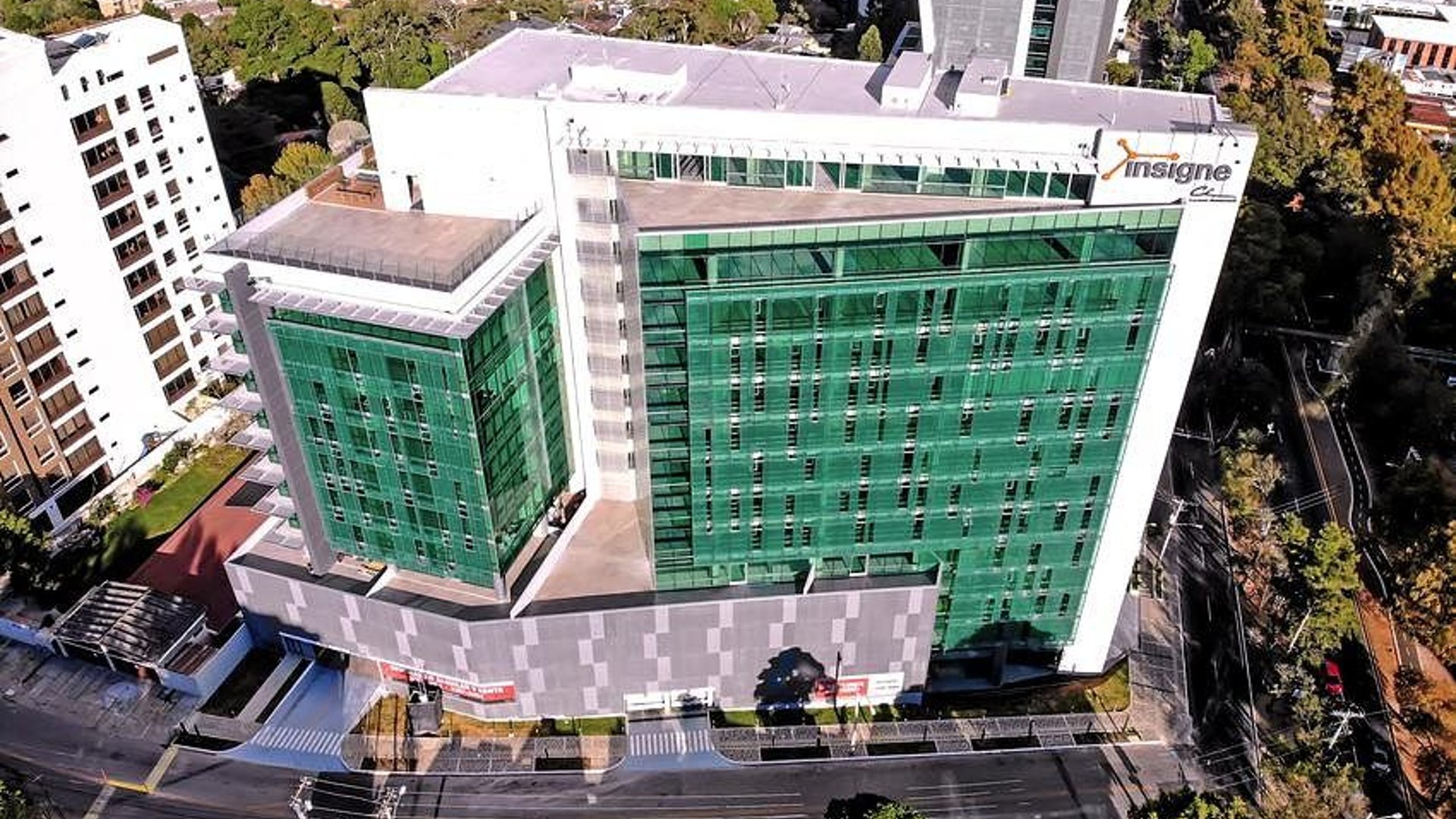 Oficina en Venta – Edificio Insigne, VH Dos, Zona 15