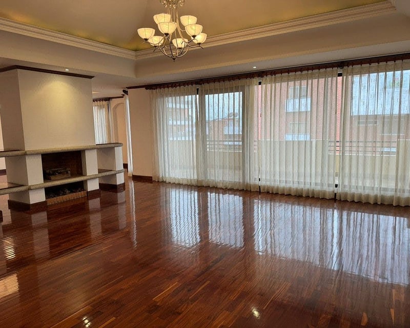 Apartamento en Venta / Alquiler Edificio , zona 10
