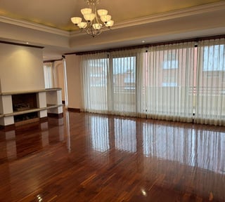 Apartamento en Venta / Alquiler Edificio , zona 10