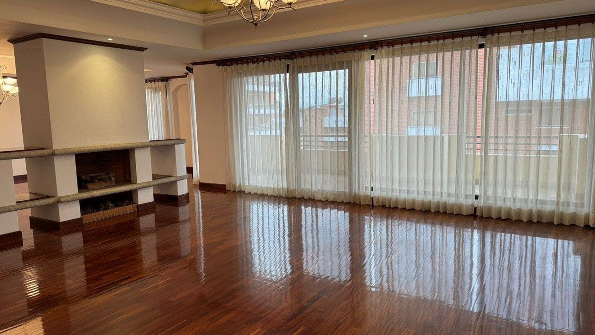 Apartamento en Venta / Alquiler Edificio , zona 10