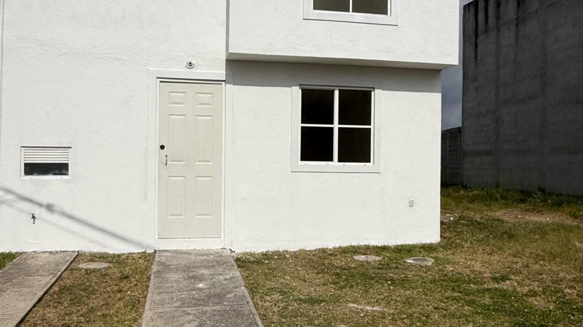 VENTA DE CASAS IDEAL PARA INVERSIÓN O VIVIENDA -  ZONA 18 