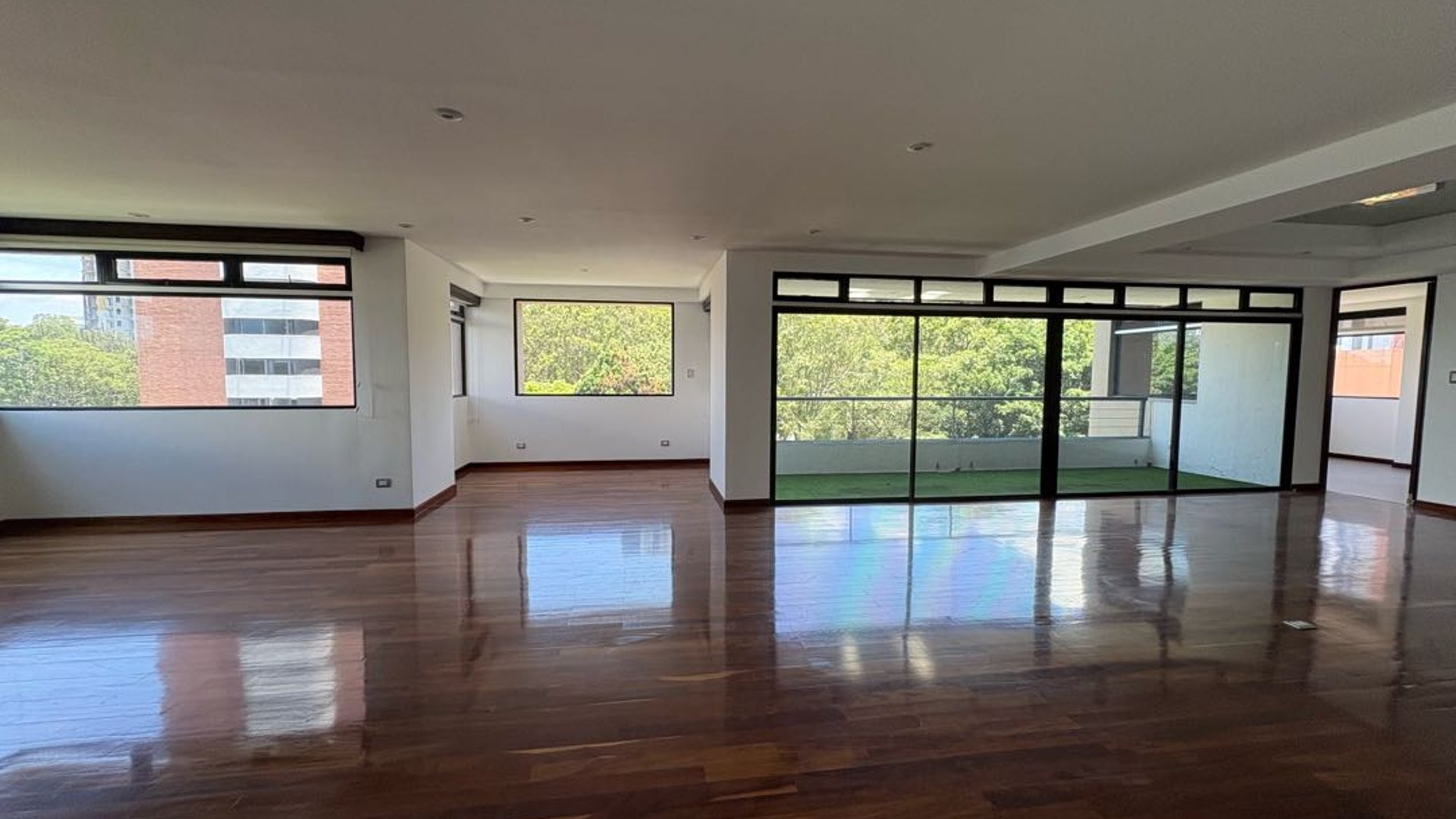 Apartamento en alquiler o venta Villa Fontana, zona 14