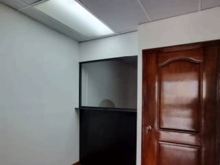 Alquiler de Oficina en Zona 10 - Image 2