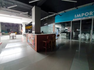 Renta local comercial en zona 7 Calzada San Juan - 4