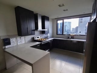 Apartamento en Renta – Edificio Casa Margarita | Zona 10 - Image 3