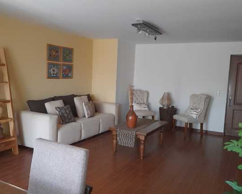 Rento amplio apartamento 3 habitaciones Vivaldi zona 14