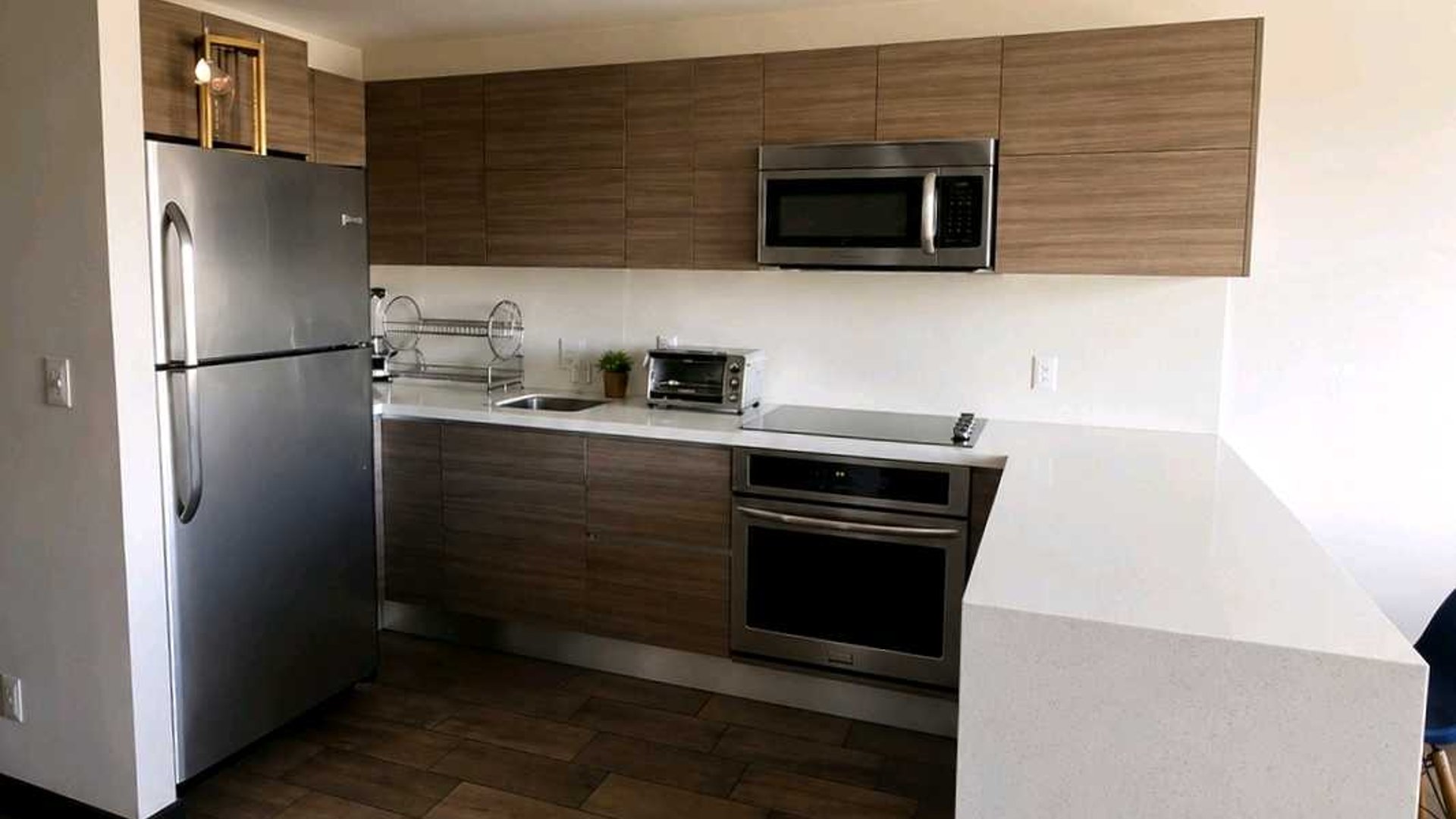 APARTAMENTO EN ALQUILER????Edificio Verona, Zona 10 - Miniatura 4