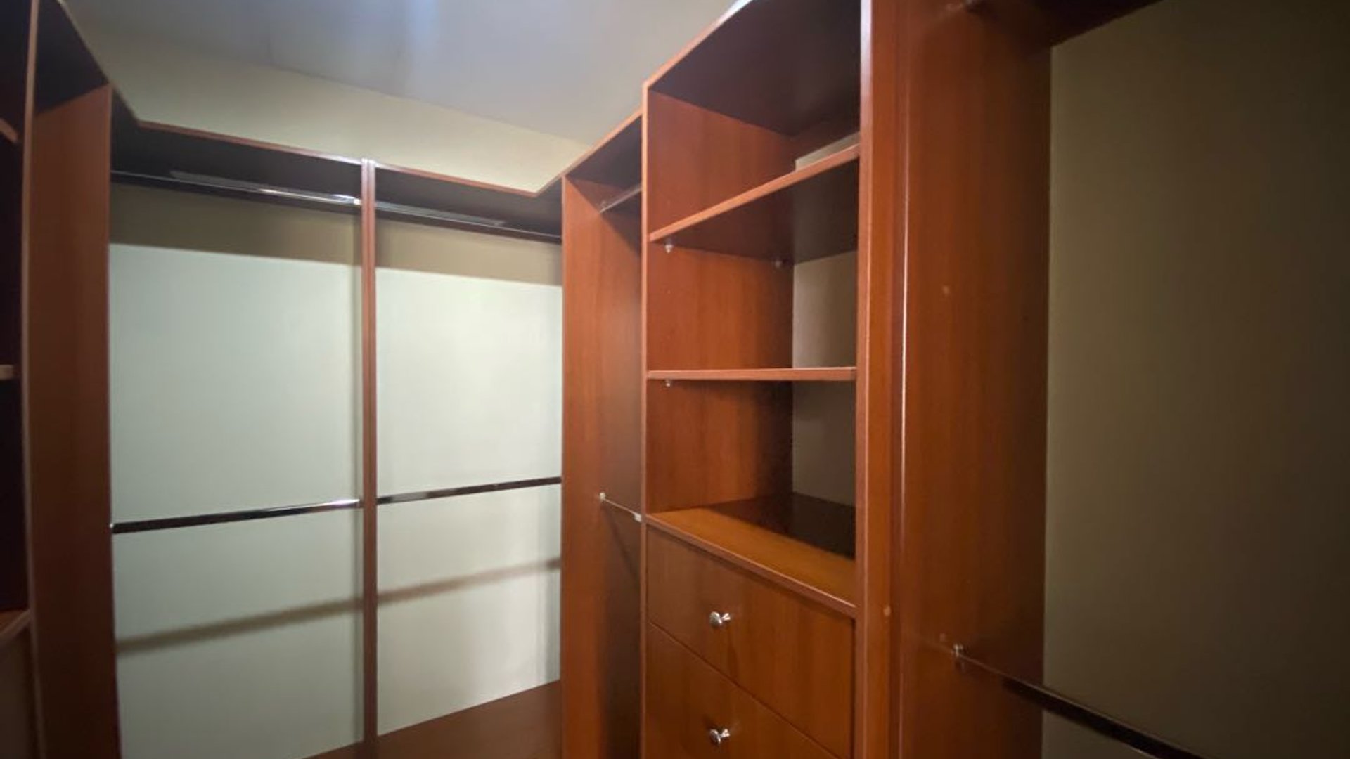 Apartamento amueblado de 2 hab en alquiler Santa María zona 10 - Miniatura 11