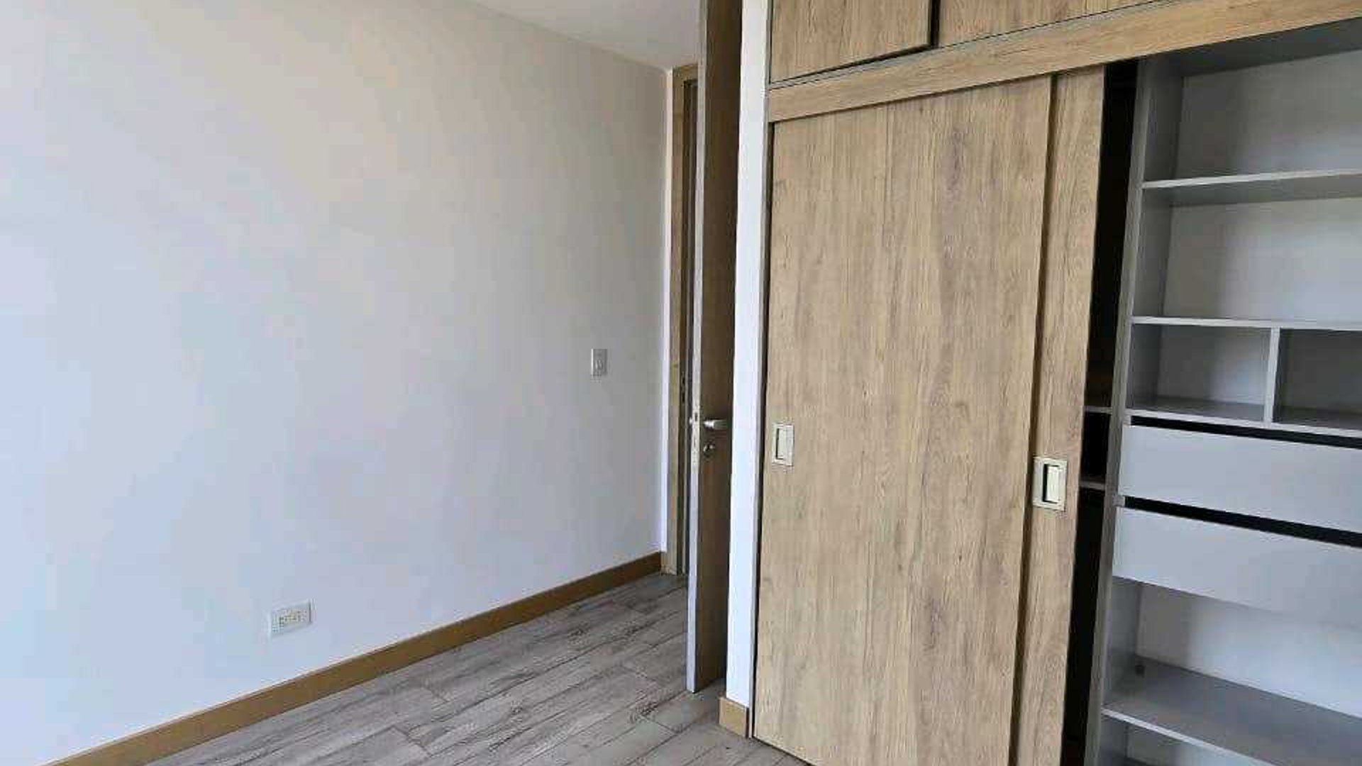 APARTAMENTO EN ALQUILER ???? Edificio Nordic, Zona 16 - Miniatura 11